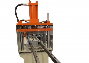 Верстат для пробиття отворів в профілі UZMA серії PDM